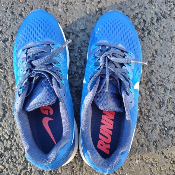 Men's Nike Air Zoom Pegasus 34 - Blue & White - Picture 4 of 8